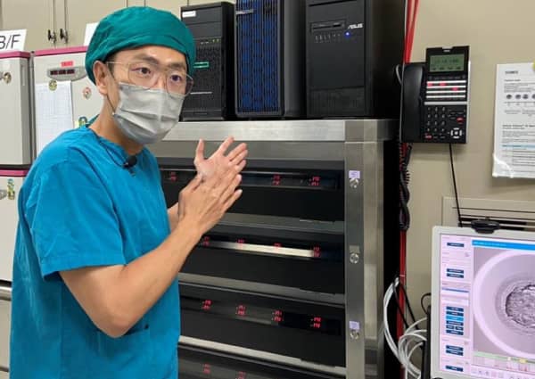 Dr. Chun-I Lee, CEO of Lee Women's Hospital, stated that the hospital has been continuously acquiring AI-related equipment since 2016.