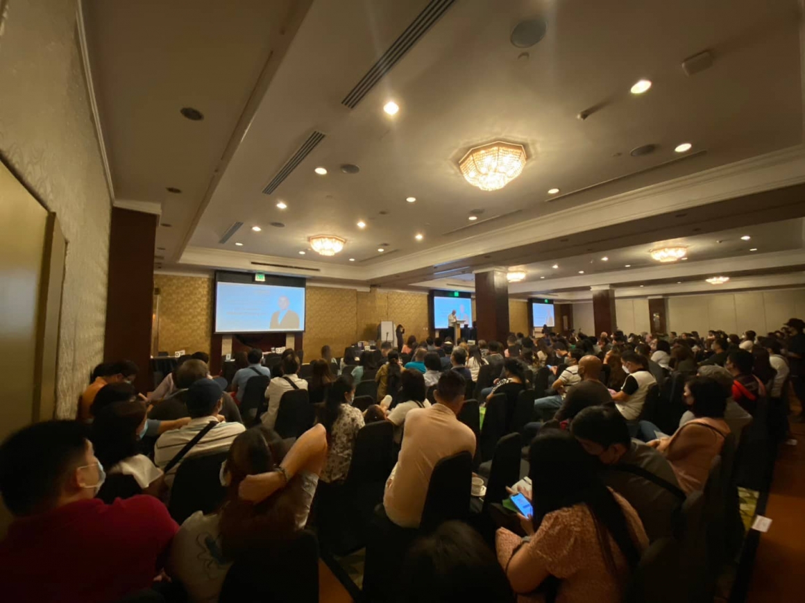 LINE_ALBUM_2023313 手機拍_230313_2 The meeting room was filled with more than 300 participants.